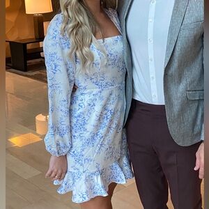 Long sleeve pattern white dress